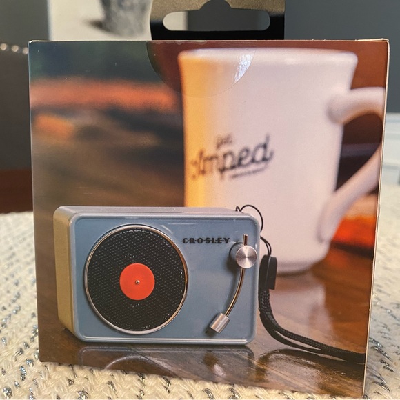 NWT! New. Unopened original box. Crosley mini turntable bluetooth speaker. - Picture 8 of 12